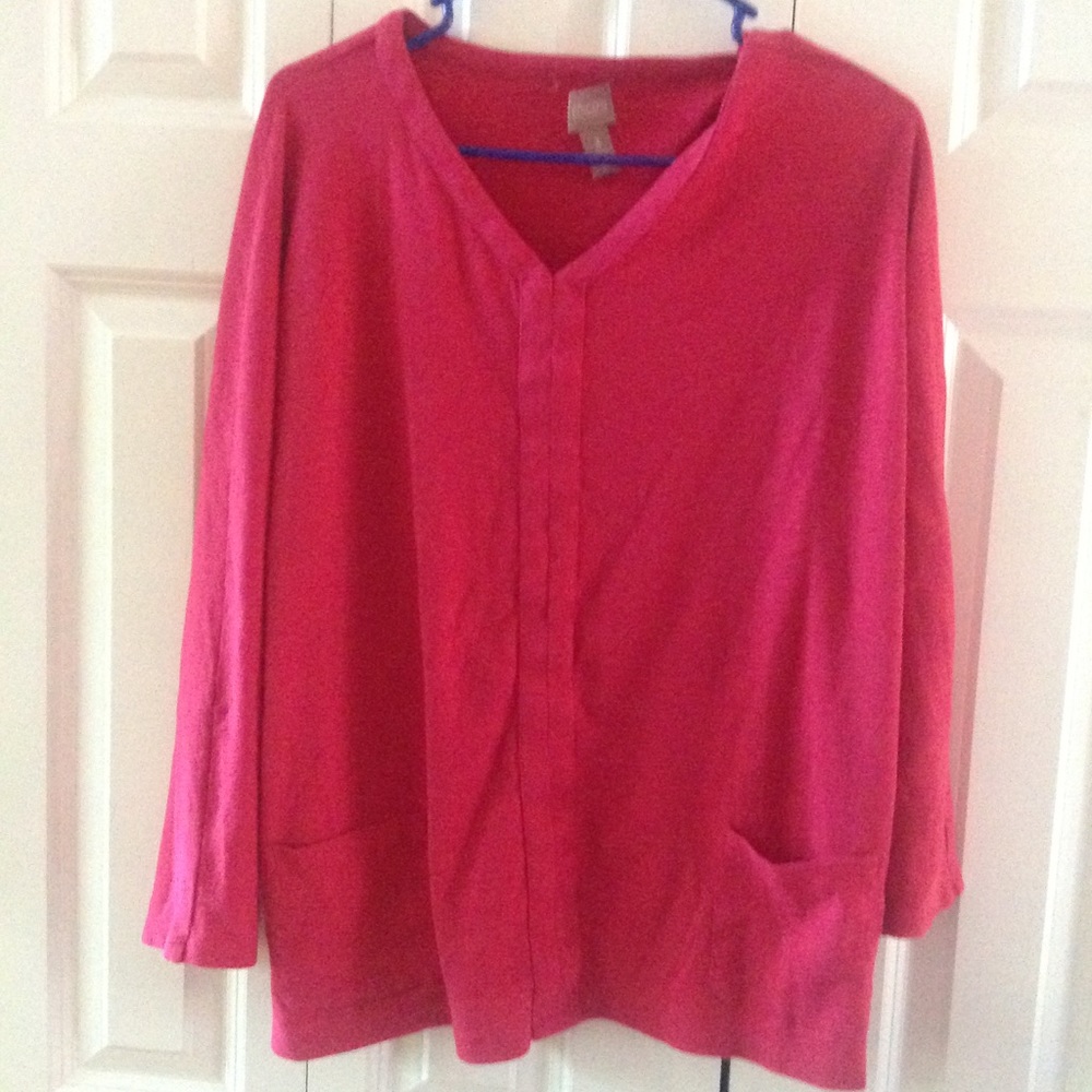 Long sleeve top.